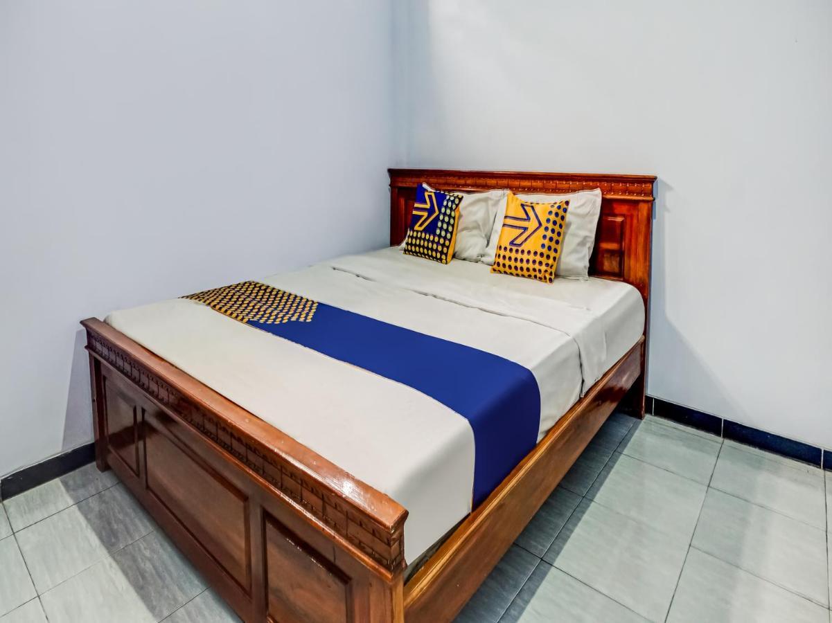 Spot On 90797 Sukun Syariah Homestay مالانغ المظهر الخارجي الصورة