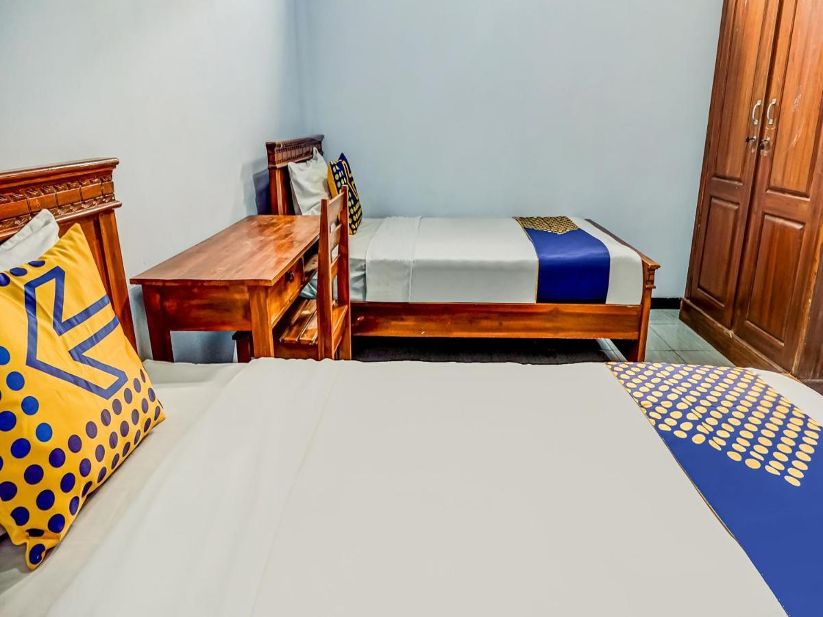 Spot On 90797 Sukun Syariah Homestay مالانغ المظهر الخارجي الصورة